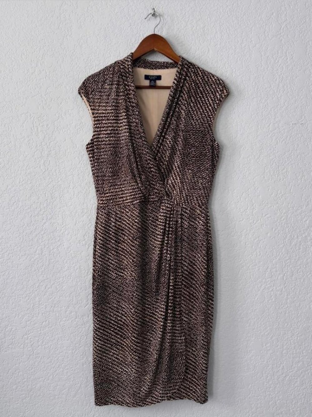 Chaps v-neck dress, beige & black pattern with gathered waist